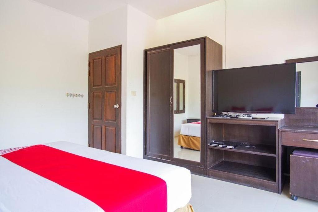 Hotel Oyo 384 Ban Sabaidee Phra Nakhon Si Ayutthaya Esterno foto
